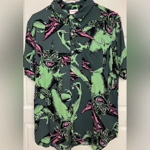 Medium Gremlins Green short sleeve dress shirt. From the original Movie.
